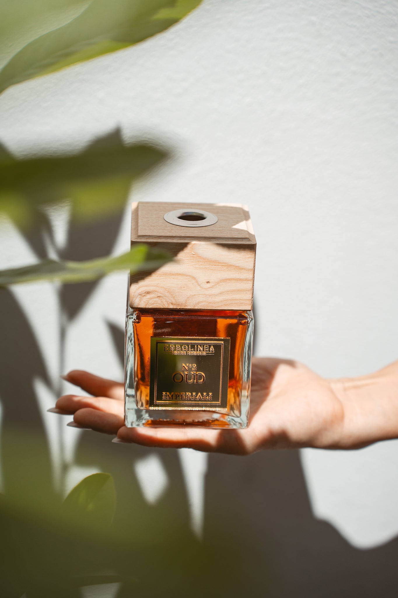 Difuzor cu bețișoare OUD3 — parfum de ambient premium, handmade în Italia — detaliu produs