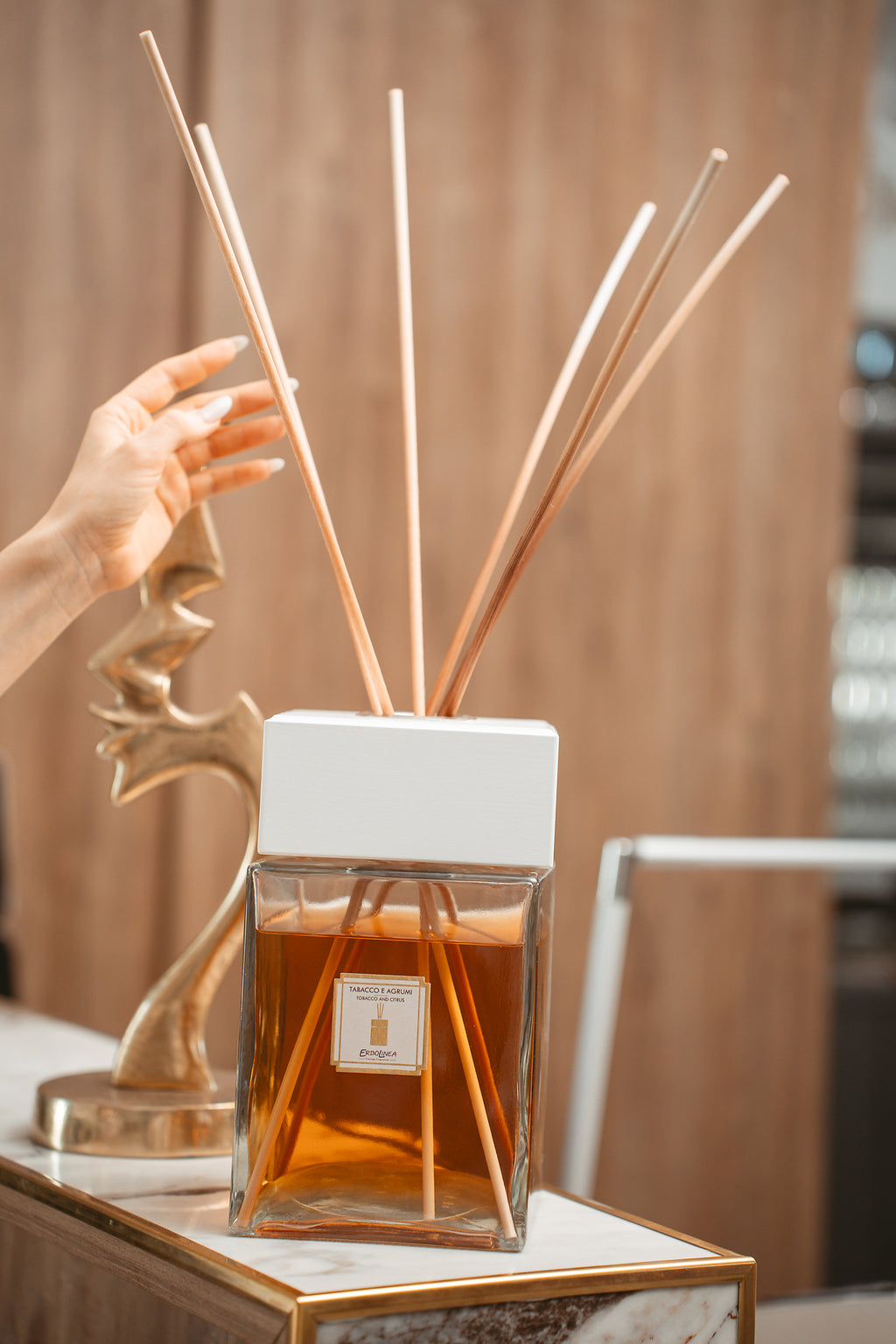 Difuzor cu bețișoare Tabacco e Agrumi — parfum de ambient premium, handmade în Italia — detaliu produs