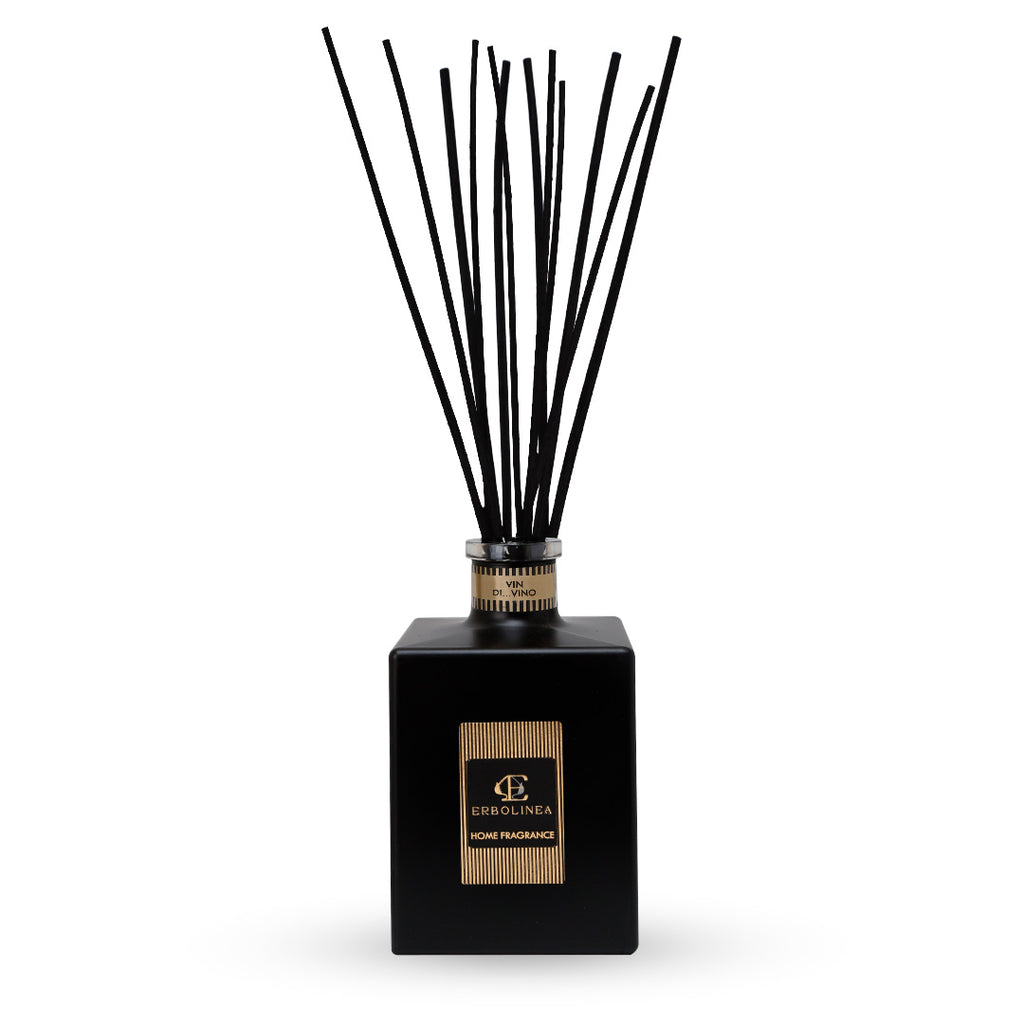 Difuzor Vin di Vino cu bețișoare — parfum de cameră cu coacăze negre, violetă și vanilie, fabricat în Italia — Toya